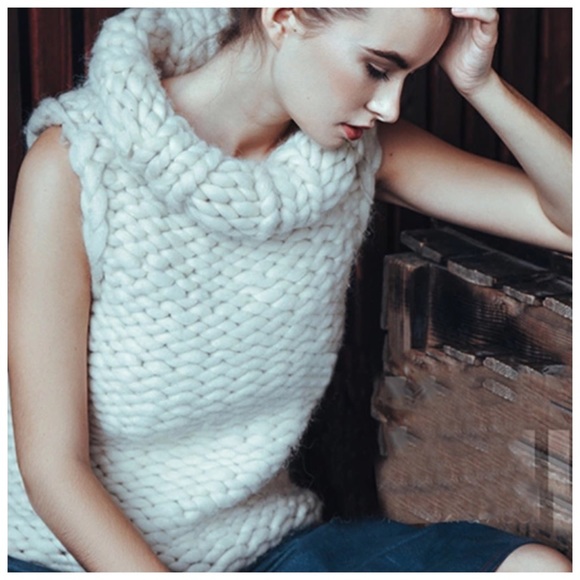 Hand Knit Sweater The Karsaan - Picture 4 of 13